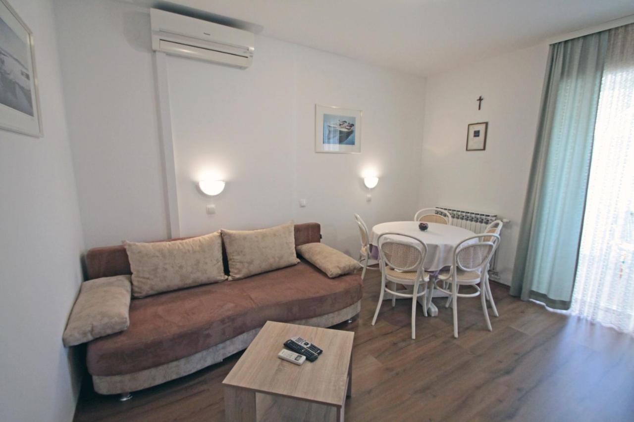 Apartments By The Sea Vinjerac, Zadar - 5811 Ngoại thất bức ảnh