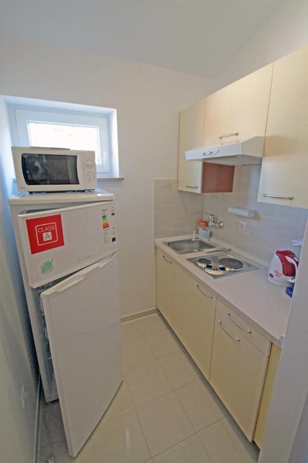 Apartments By The Sea Vinjerac, Zadar - 5811 Ngoại thất bức ảnh