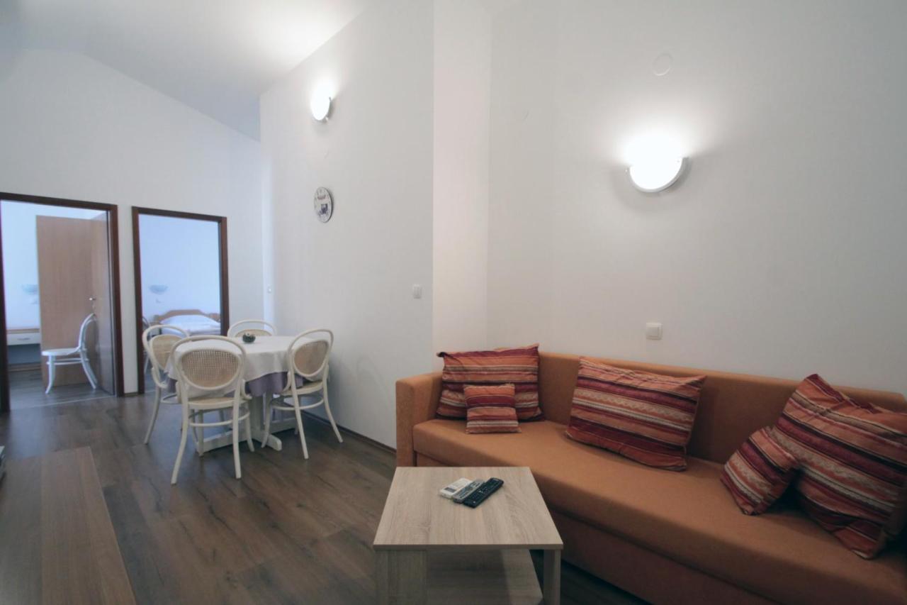 Apartments By The Sea Vinjerac, Zadar - 5811 Ngoại thất bức ảnh